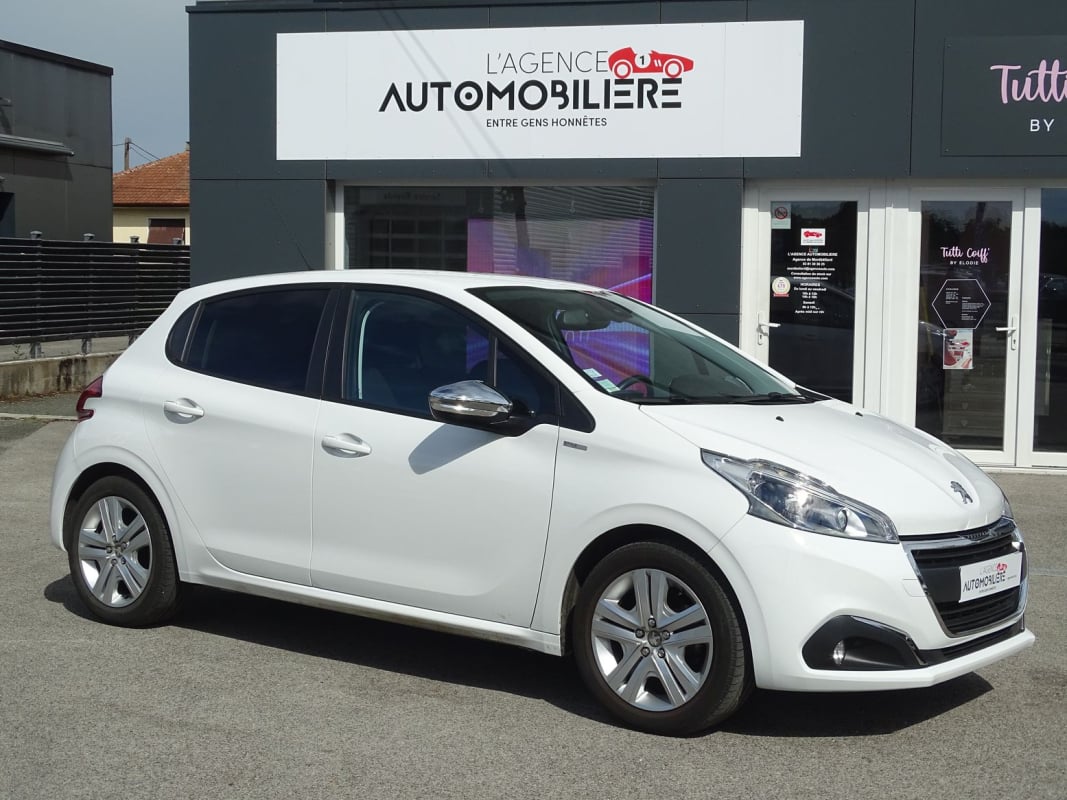 Peugeot 208 1.2 PURETECH 82 CV STYLE 1ERE MAIN GPS ROUE DE SECOURS — 1