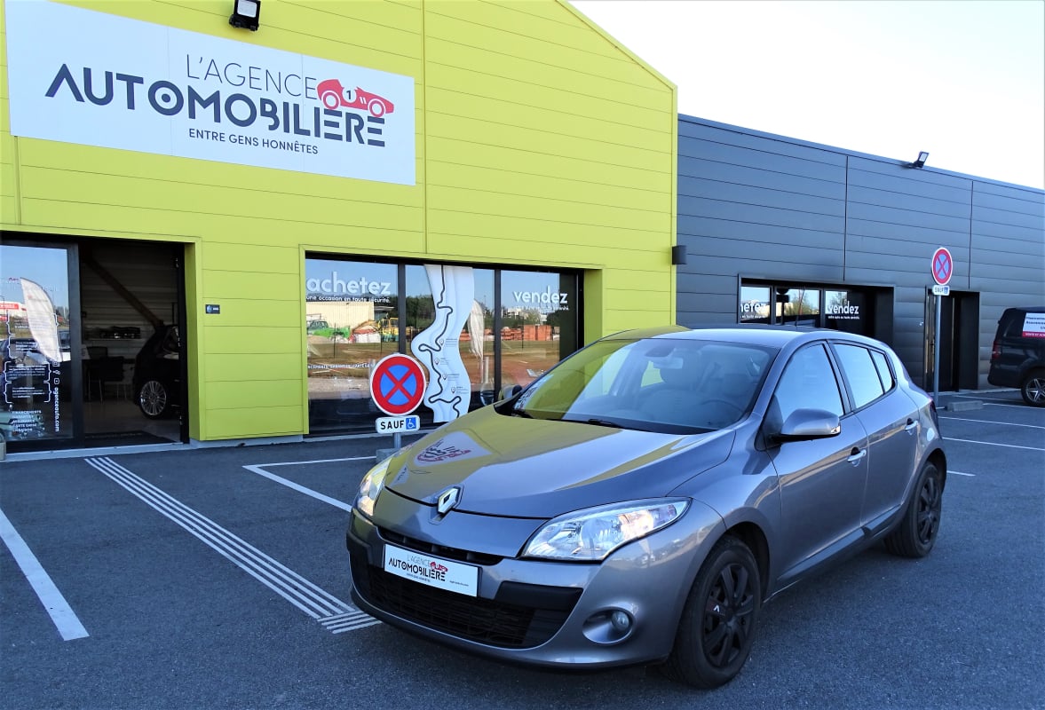 Renault Megane III 1.5 DCi FAP 110 cv Authentique — 1
