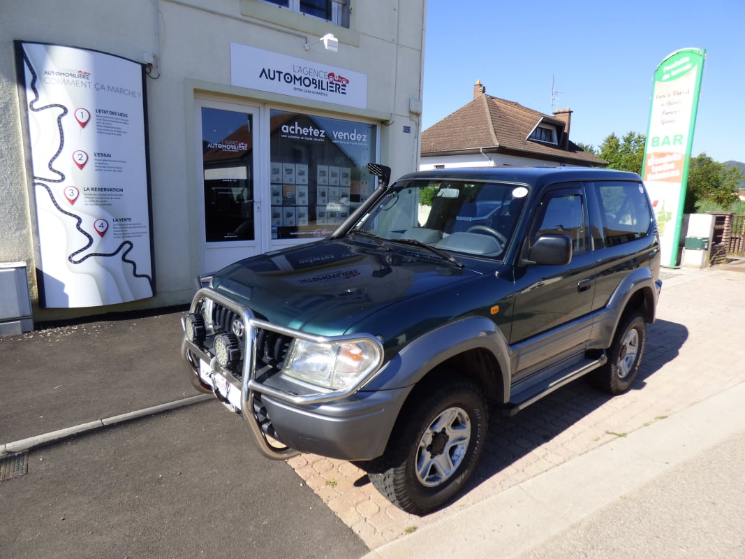 Toyota Land Cruiser KZJ90 3,0 TD 125 VX BVA 4X4 3 portes TBE pas de perforation ni de rouille — 1