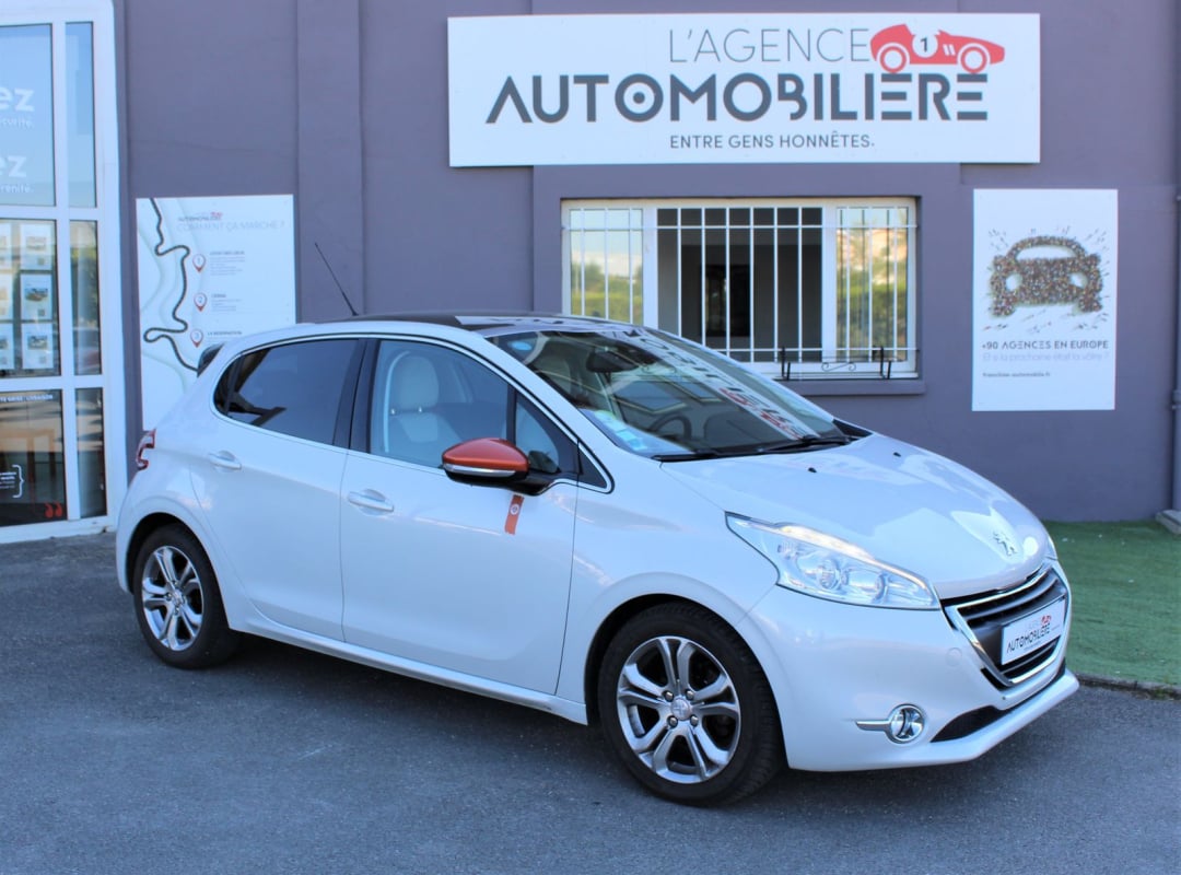 Peugeot 208 92 cv - 1.6 - hdi - ROLAND GARROS — 1