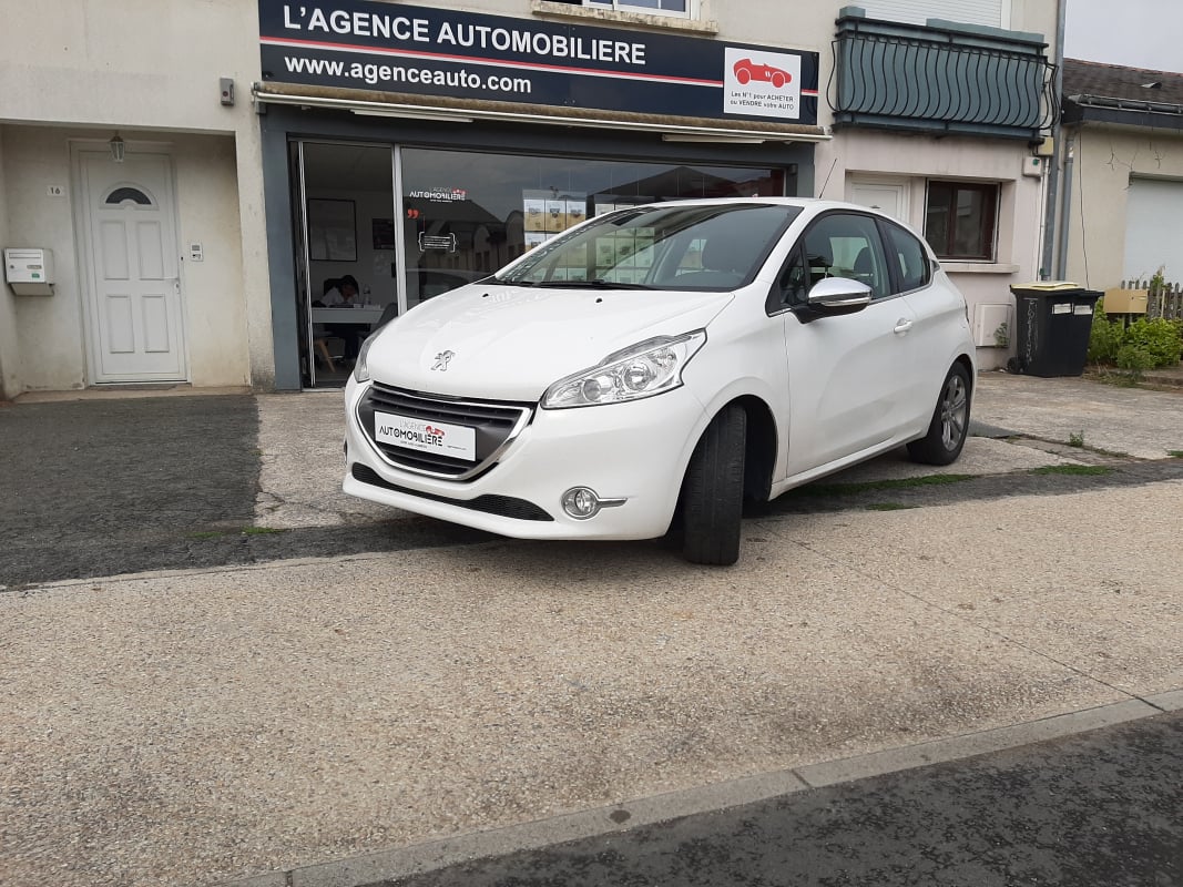 Peugeot 208 1.2 VTI 82 Allure 2ème main — 1