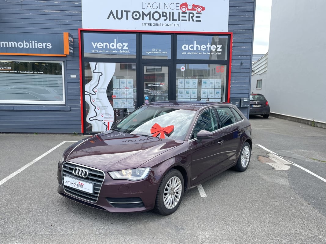 Audi A3 1.6 TDi 105 cv BVM6 Ambiente — 1