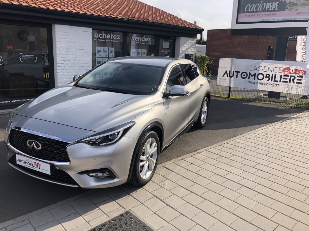 Infiniti Q30 2.2 D 16V 7DCT 170 cv PREMIUM Boîte auto — 1