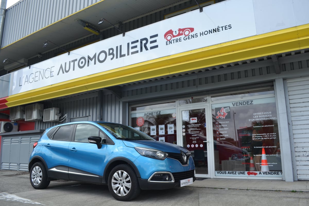 Renault Captur 1.2 TCE 120 ENERGY INTENS EDC — 1