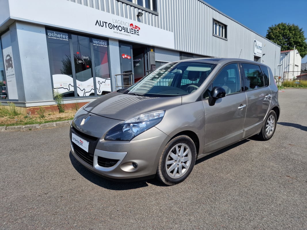 Renault Scenic 1.9 DCI 130CH 7 PLACES — 1