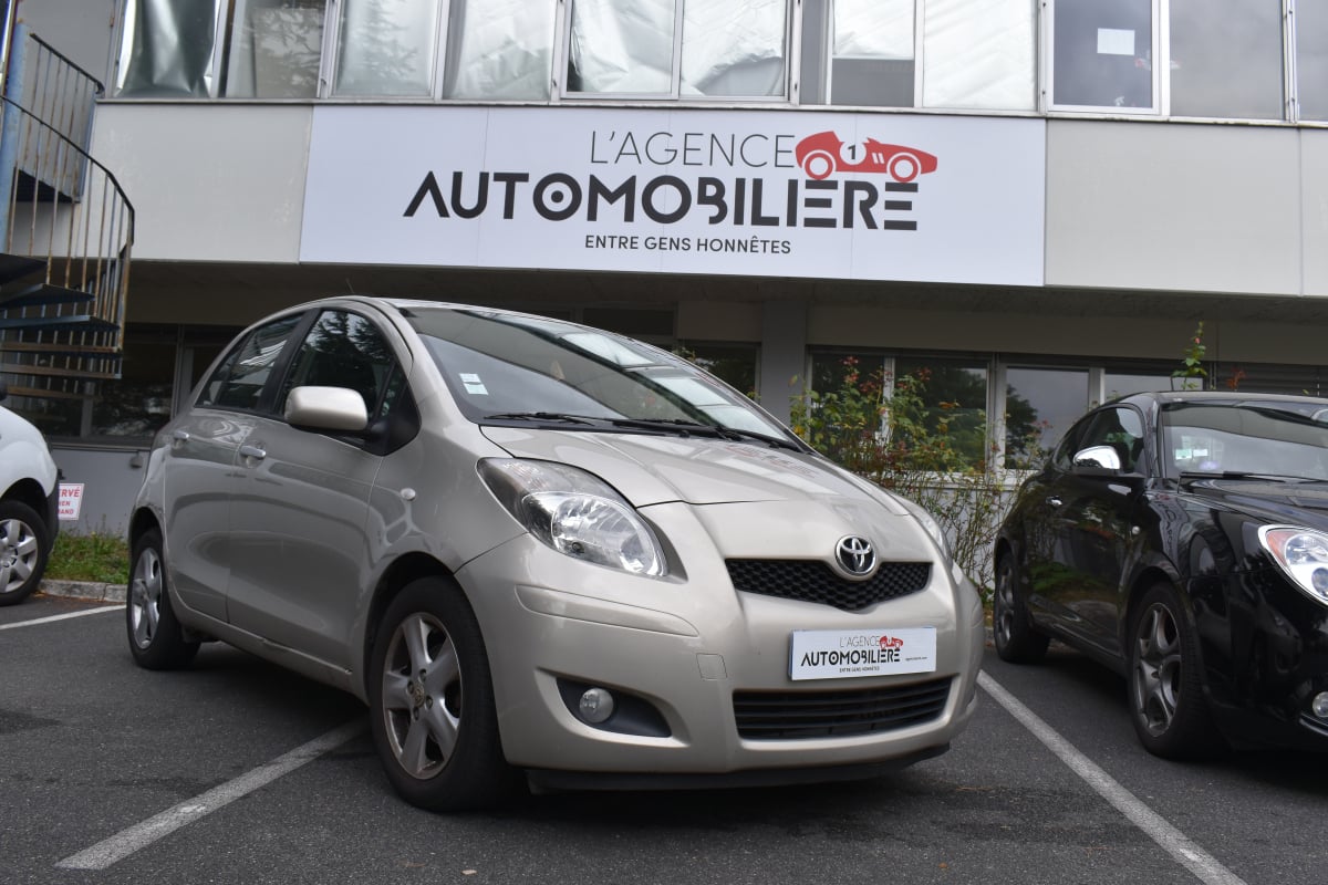 Toyota Yaris 2 (KSP90/NLP90/SCP90) Fab. France 5 portes 1.4 D4-D 90 cv MultiMode Boîte auto — 1