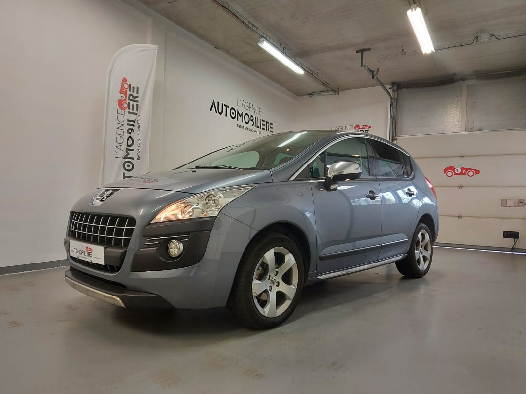 Peugeot 3008 1.6 E-HDI 112 FAP ALLURE + PREMIERE MAIN + TOIT PANO — 1