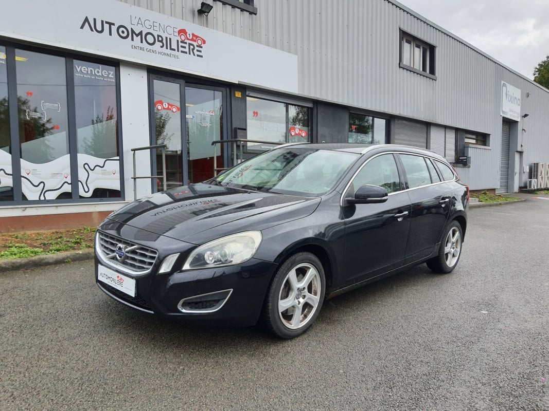 Volvo V60 D5 205 CH SUMMUM GEARTRONIC — 1