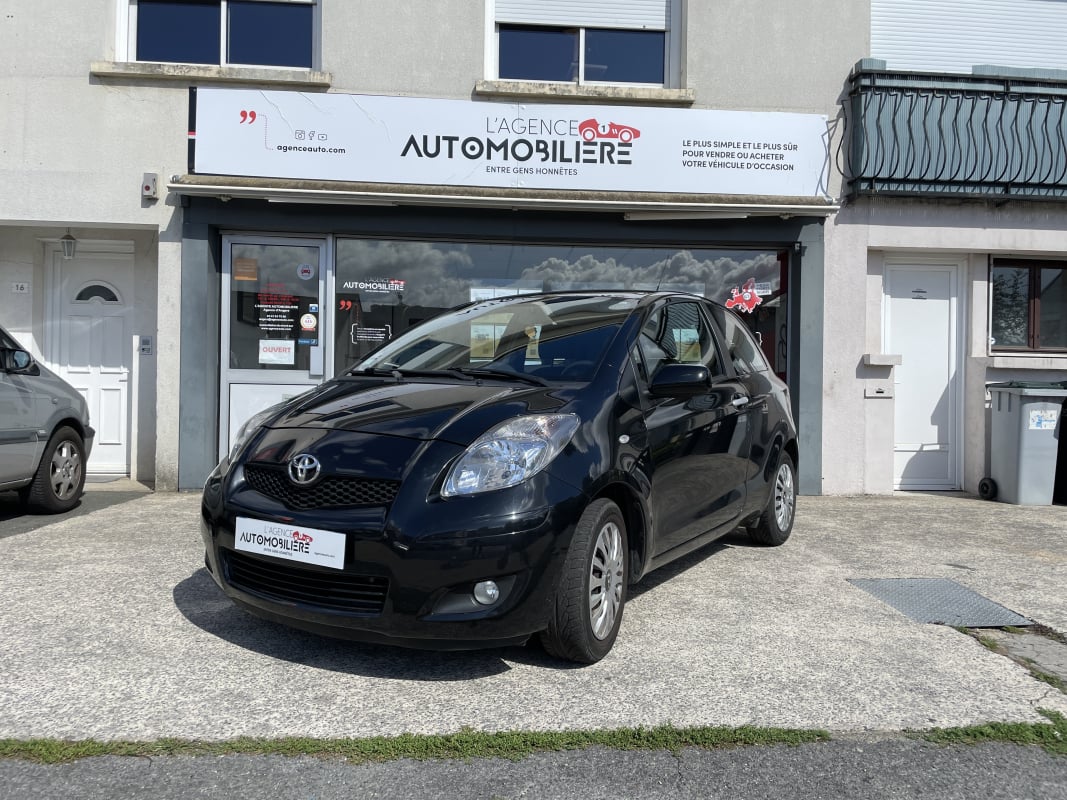 Toyota Yaris 1.4 D4-D 90 CH 2ÈME MAIN — 1