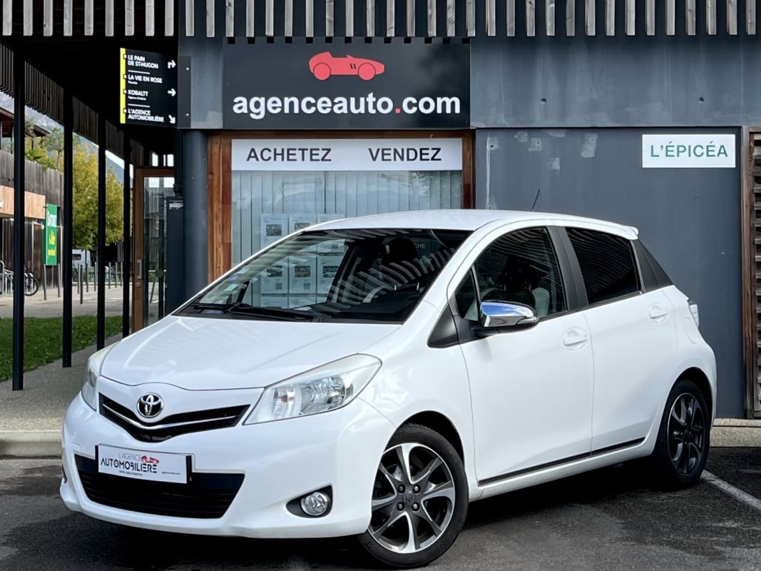 Toyota Yaris 1.3 VVT-i 100ch Design / 1°Main — 1