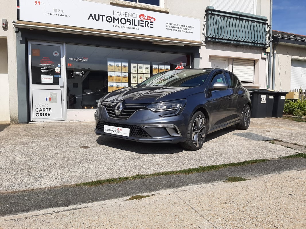 Renault Megane IV 1.2 TCE 130 GT Line + — 1