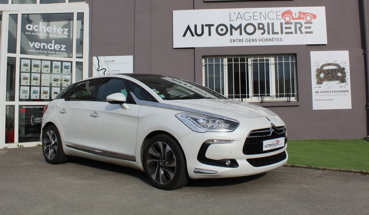 Citroen DS5 163 cv 2.0 HDi FAP 16V SO CHIC — 1
