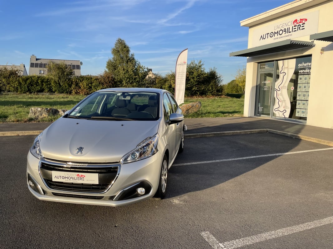 Peugeot 208 208 ACTIVE 1.2 PURE TECH 82 CH 5 PORTES — 1