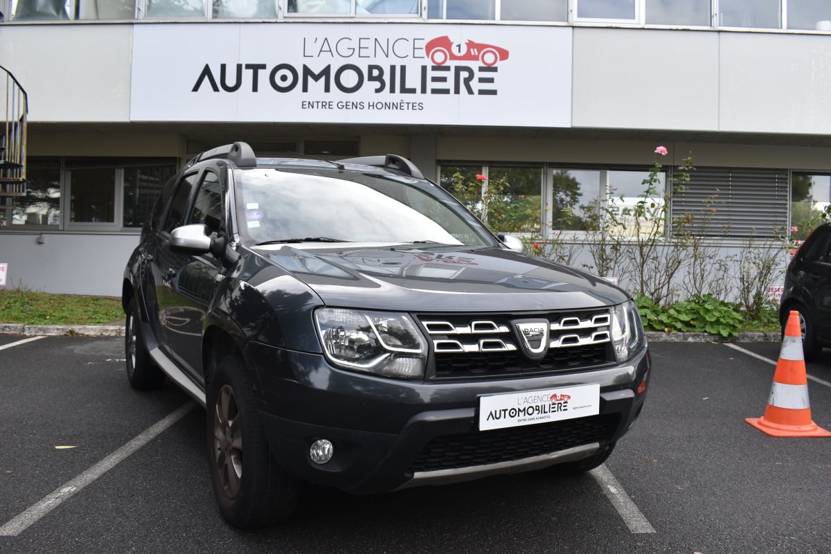 Dacia Duster PRESTIGE Phase 2 SUV 1.2 Tce 16V eco2 4x2 125 cv — 1