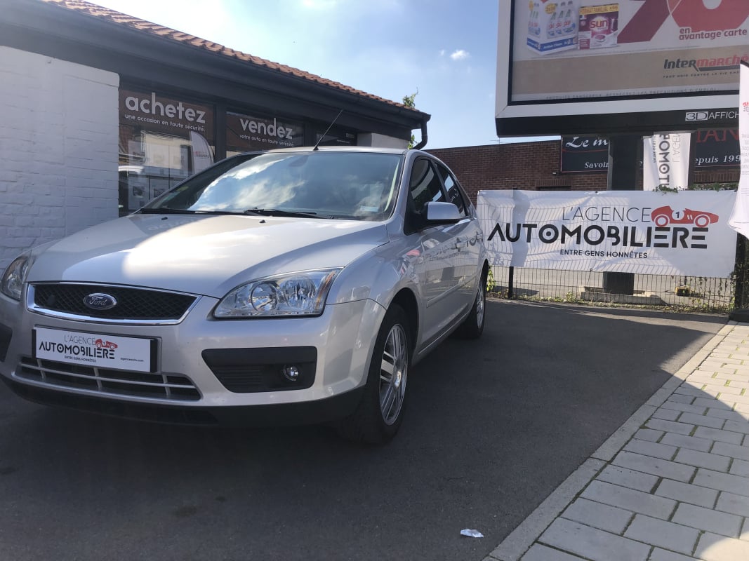 Ford Focus II Berline 1.8 i Flexifuel 125cv — 1