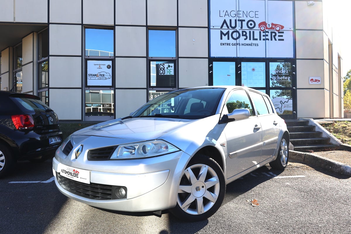 Renault Megane 1.5 DCI 105 cv DYNAMIQUE — 1
