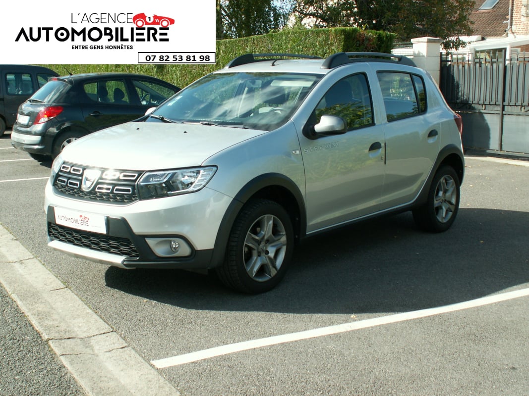 Dacia Sandero Stepway 0.9 TCE 90cv Navy — 1