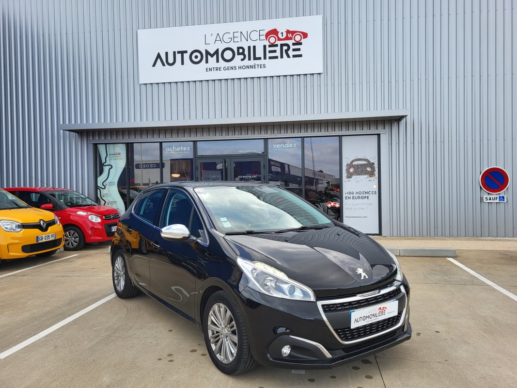Peugeot 208 1.2 PURETECH 110 ALLURE S&S 5P + CARPLAY — 1