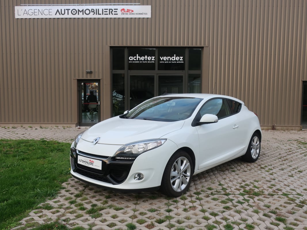 Renault Megane III Phase 2 Coupé 1.4 TCe 16V Dynamique 131Cv — 1