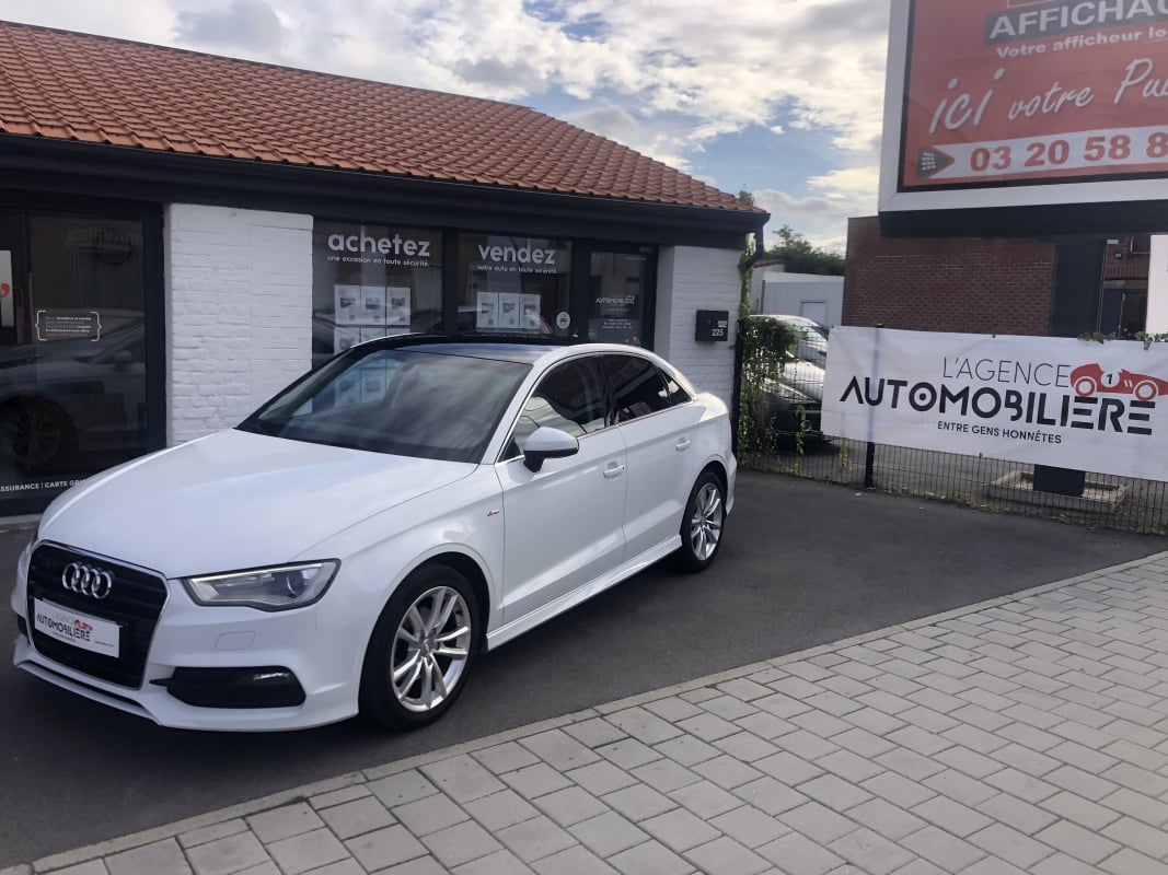 Audi A3 III (2) BERLINE 1.6 TDI 110 S LINE — 1