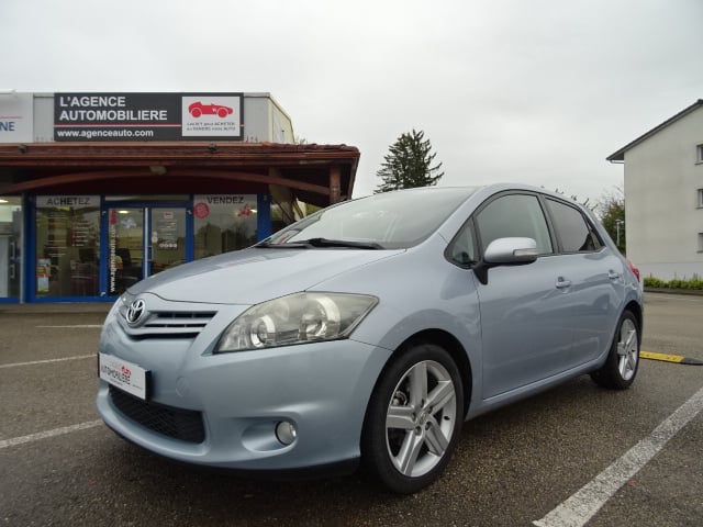 Toyota Auris (2) 90 D-4D FAP SPORTLINE 5P — 1