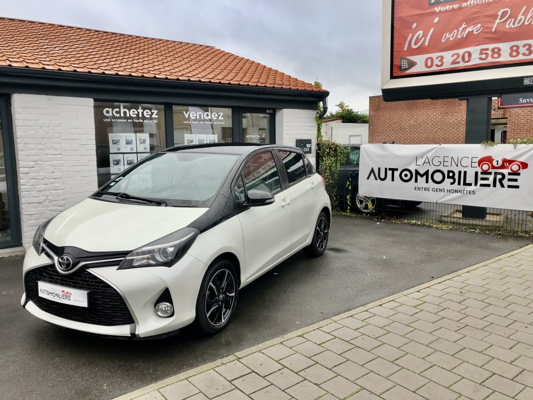 Toyota Yaris III (3) 100 VVT-I COLLECTION 5P TOIT PANORAMIQUE GARANTIE — 1