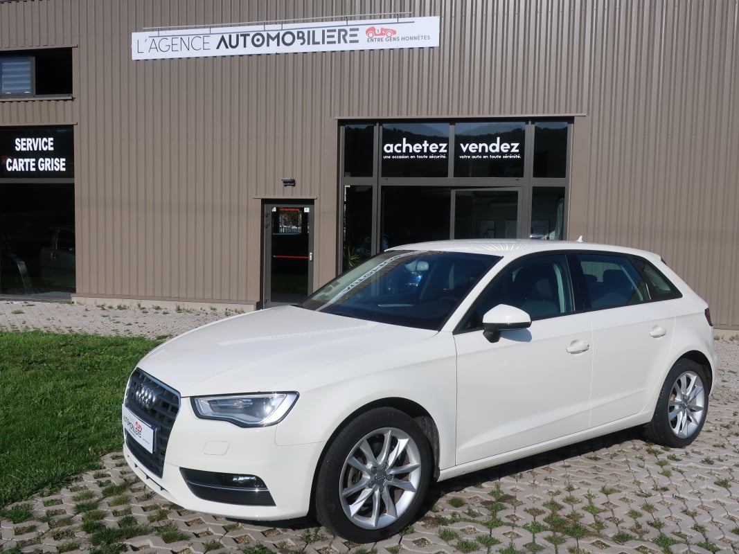 Audi A3 Sportback 1.6 TDi Buisiness Line 110Cv — 1
