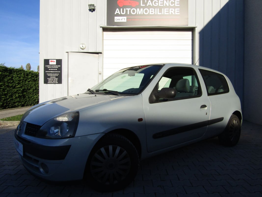 Renault Clio 1.2i 75CV CONFORT CT OK — 1