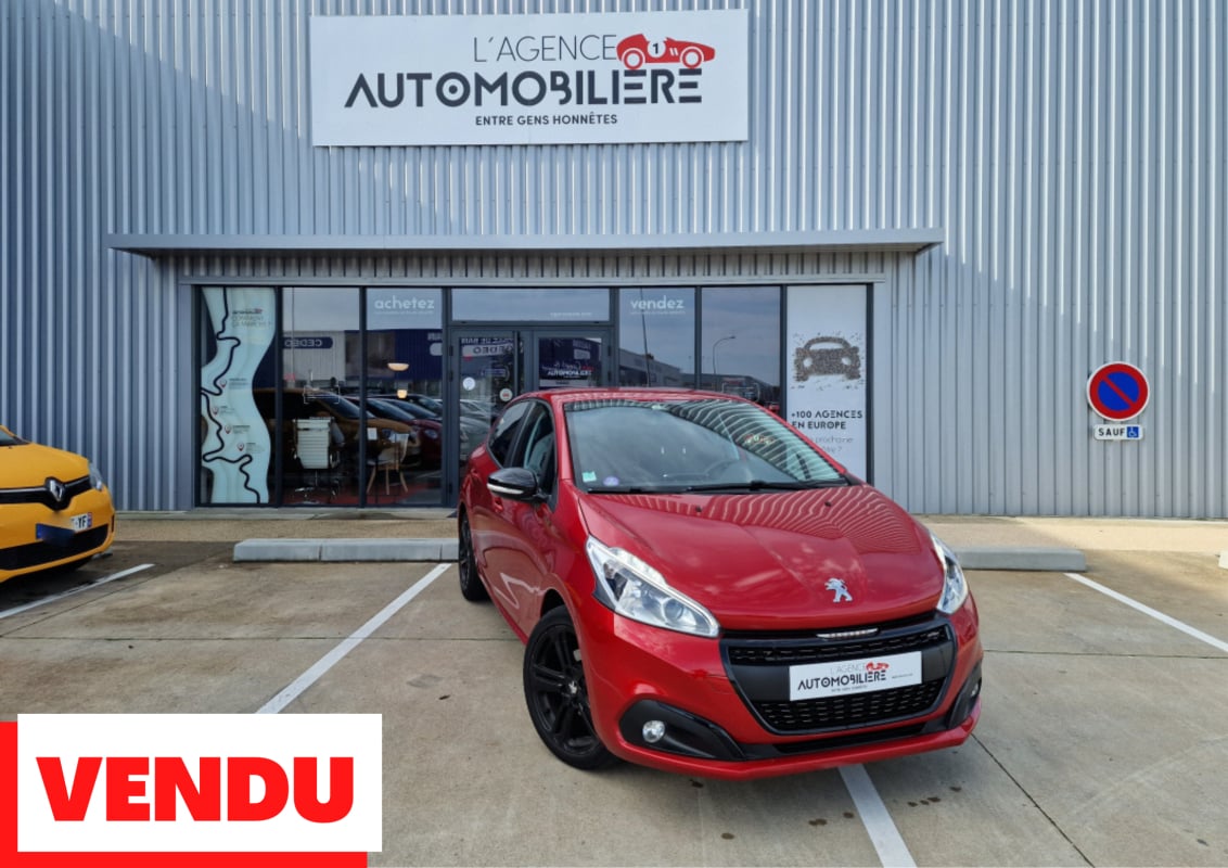 Peugeot 208 1.2 PURETECH 110 EAT6 GT LINE BLACK PACK — 1