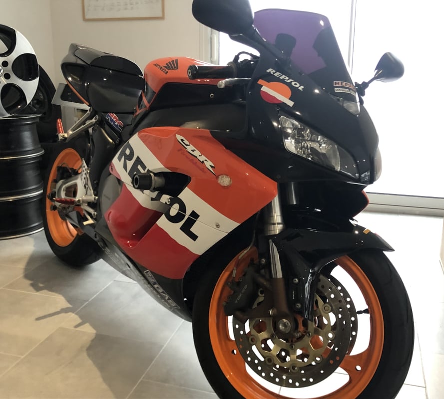 Honda CB HONDA 1000 CBR RR FIREBLADE REPSOL — 1