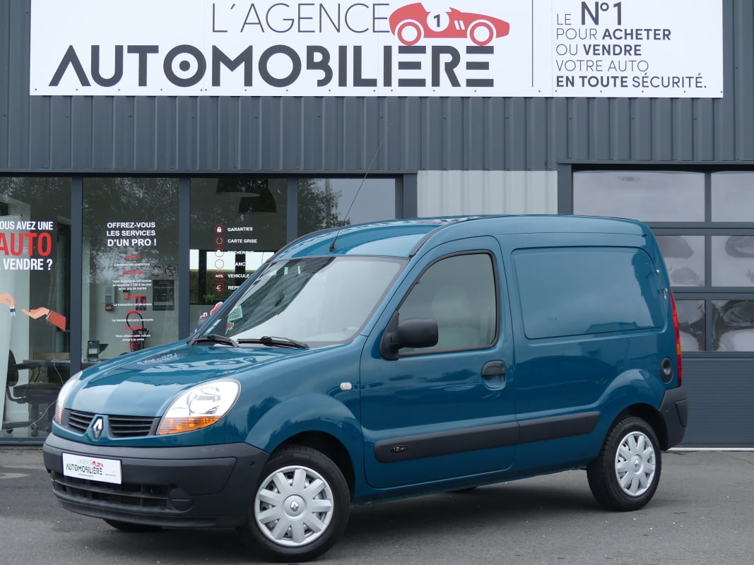 Renault Kangoo KANGOO ESSENCE 1.2 16 V 75 CV RL — 1