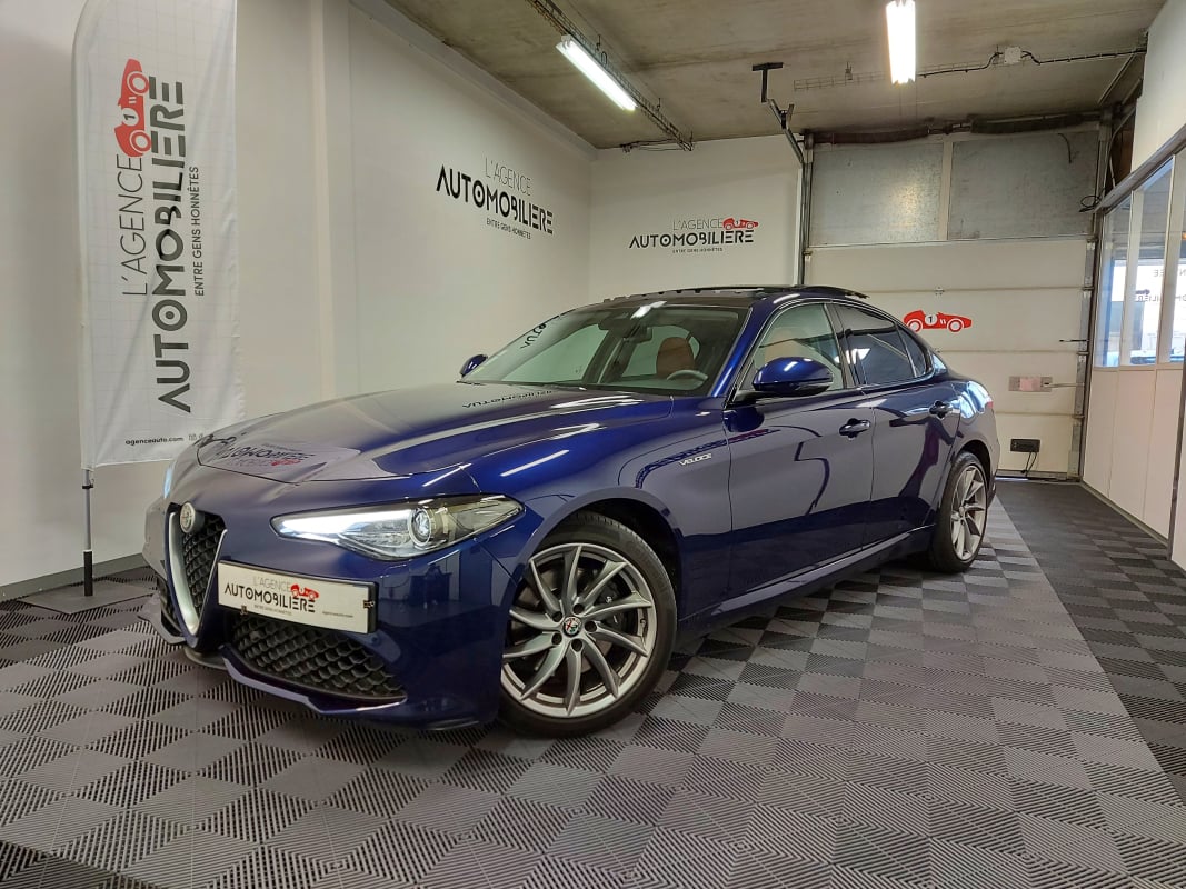 Alfa Romeo Giulia II 2.2 210 Q4 VELOCE AT8 + TOIT OUVRANT + OPTIONS — 1