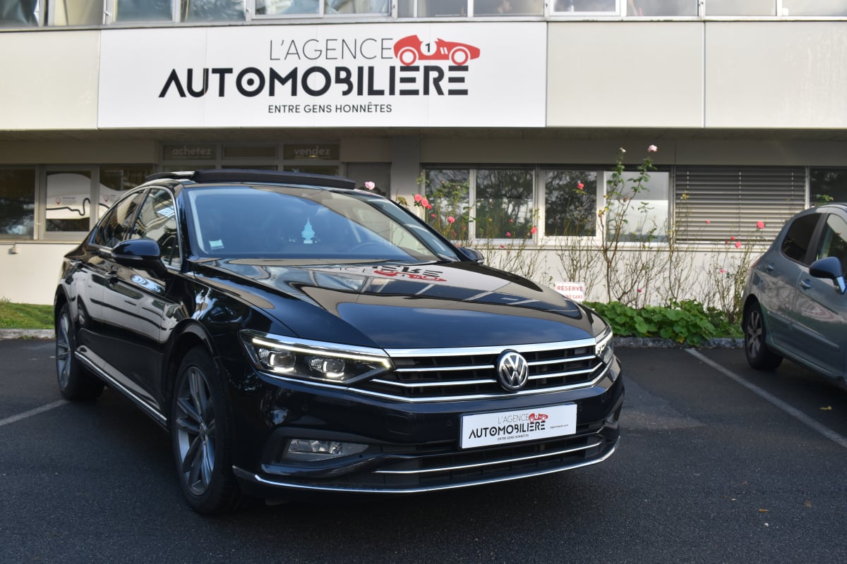 Volkswagen Passat ELEGANCE R-line Berline Phase 2 2.0 TDI 16V BlueMotion DSG7 150 cv Boîte auto — 1