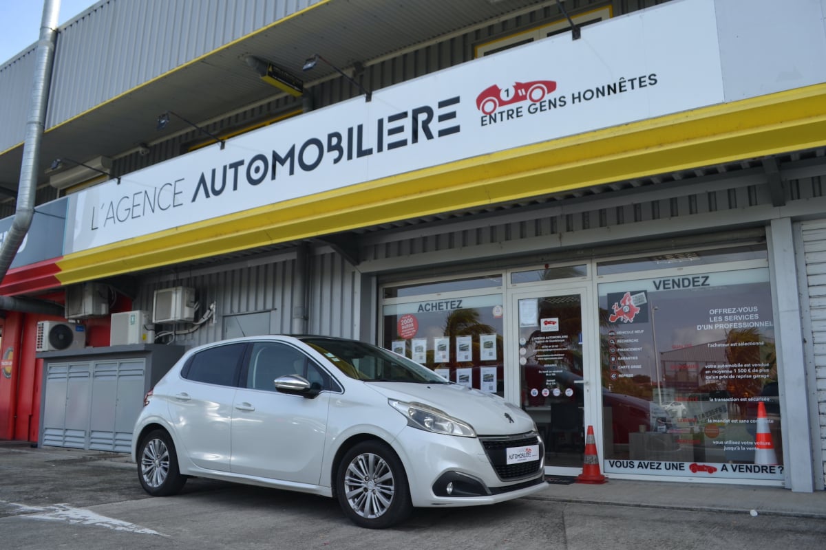 Peugeot 208 1.2 PureTech 110ch Allure S&S EAT6 — 1
