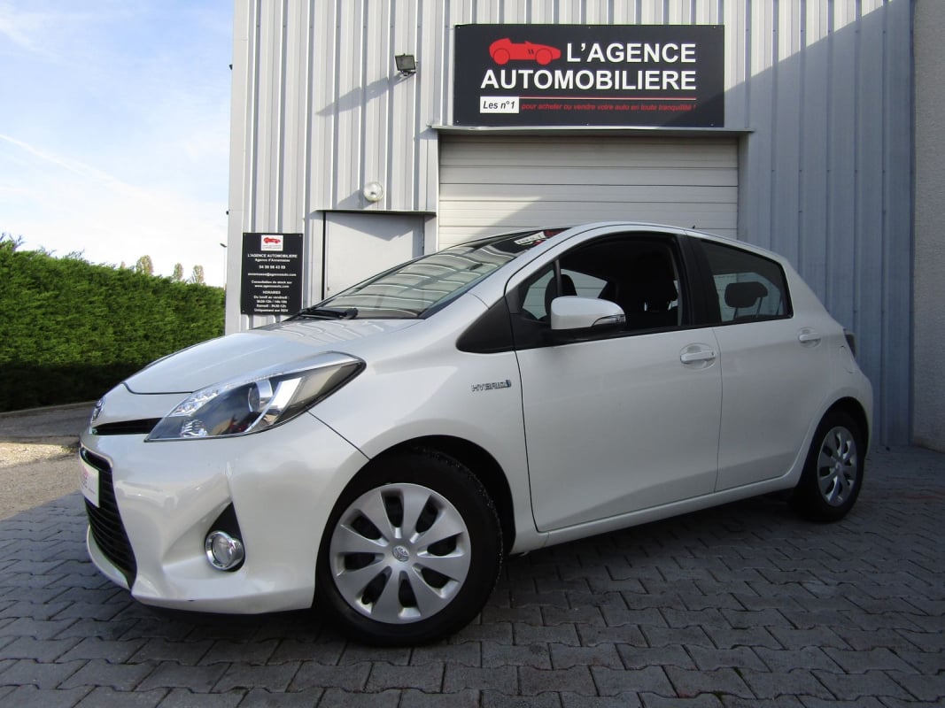 Toyota Yaris 1.5 HYBRIDE 75CV Design — 1