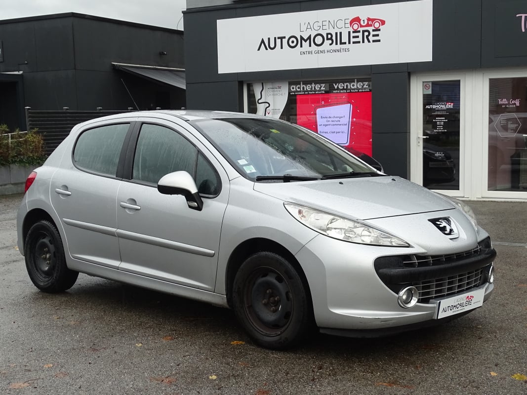 Peugeot 207 1.4 VTI 16V 95 CH PREMIUM PACK — 1