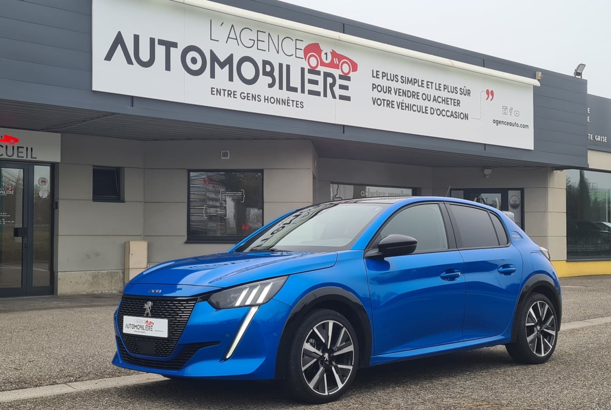 Peugeot 208 PureTech 130 EAT8 GT Line — 1