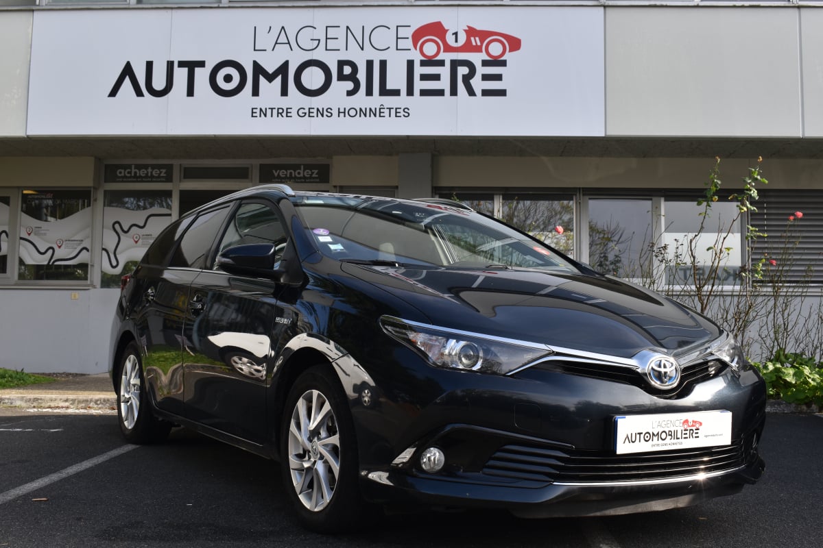 Toyota Auris TOURING SPORTS 1.8 hybride 136ch DESIGN BUSINESS — 1