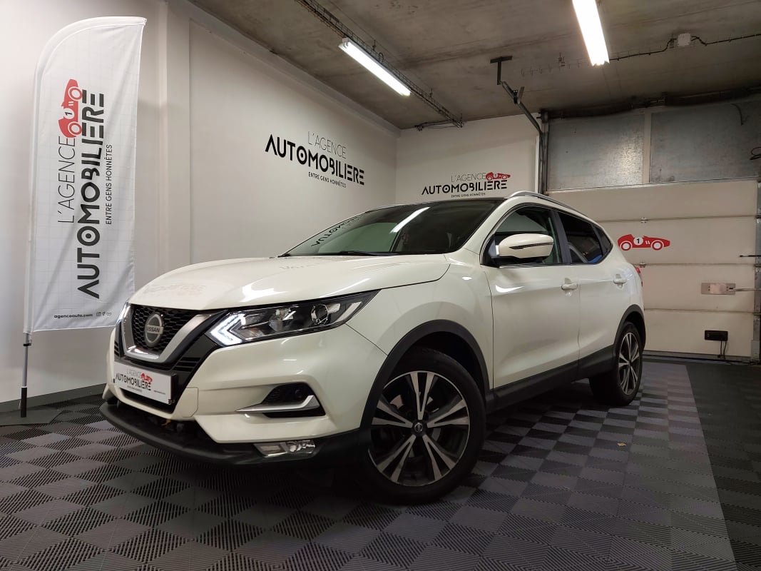Nissan Qashqai II (2) 1.3 DIG-T 140 N-CONNECTA + ATTELAGE — 1