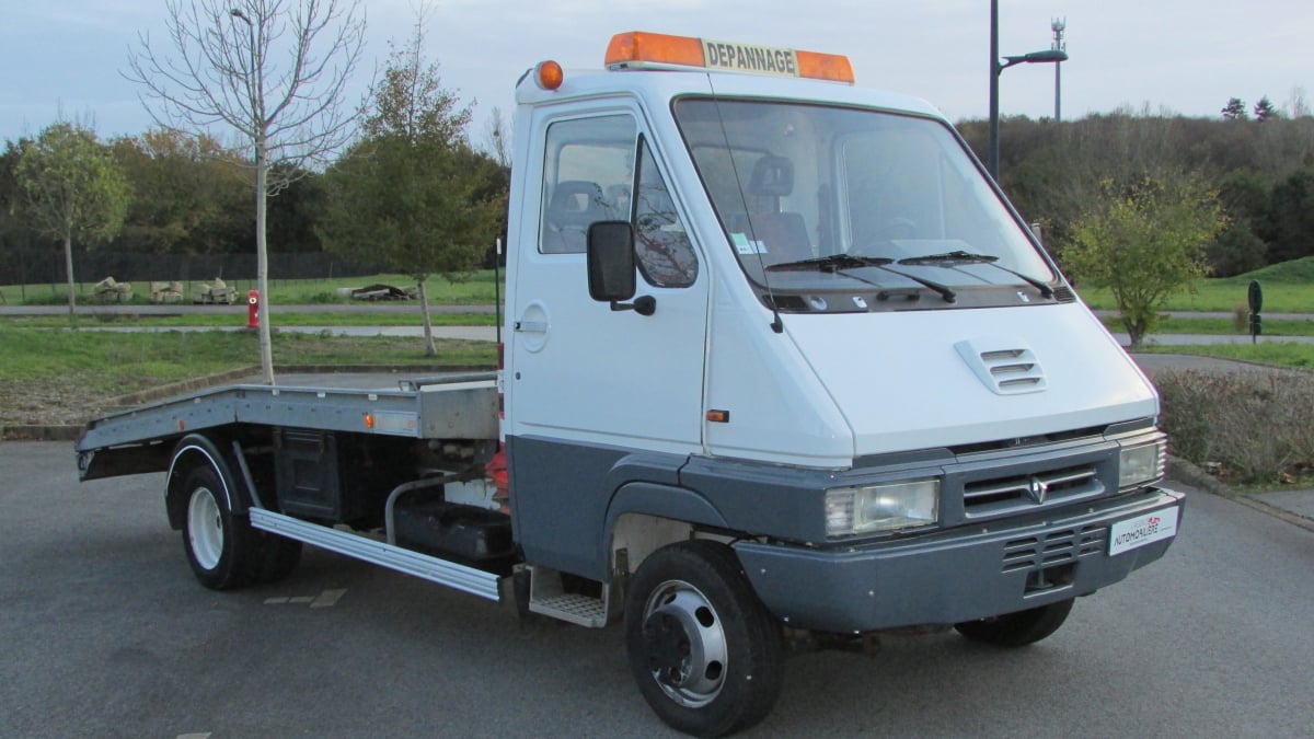 Renault Master B110 DEPANNEUSE / PLATEAU — 1