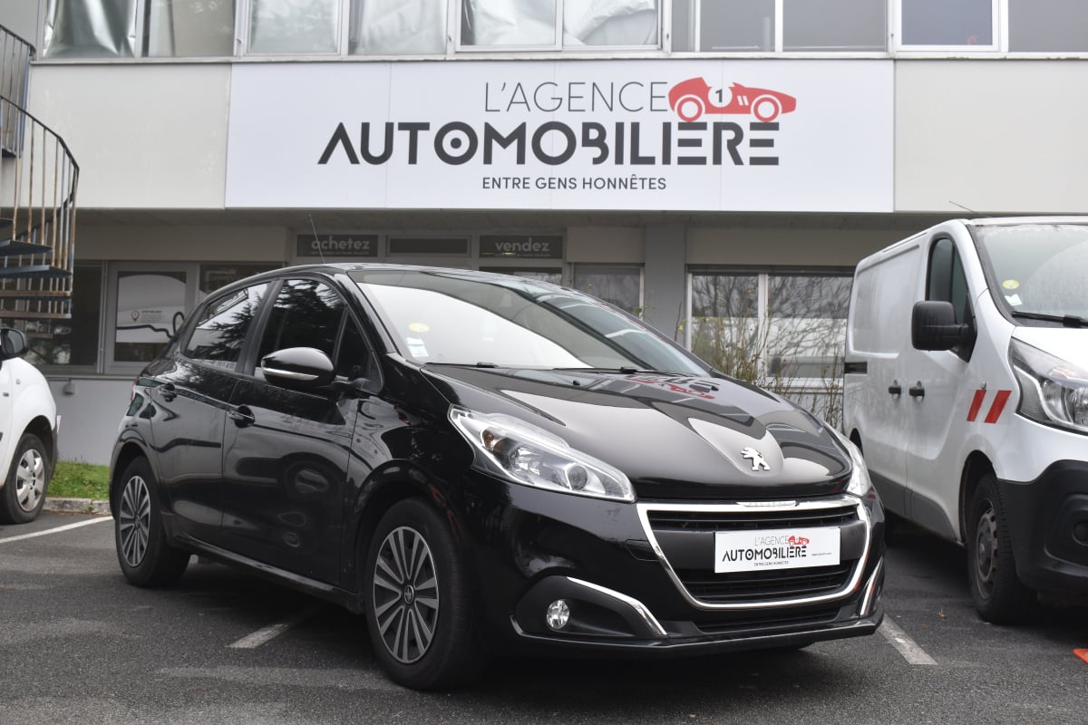 Peugeot 208 I Phase 2 5 Portes 1.6 Blue HDi S&S 100 cv Active — 1