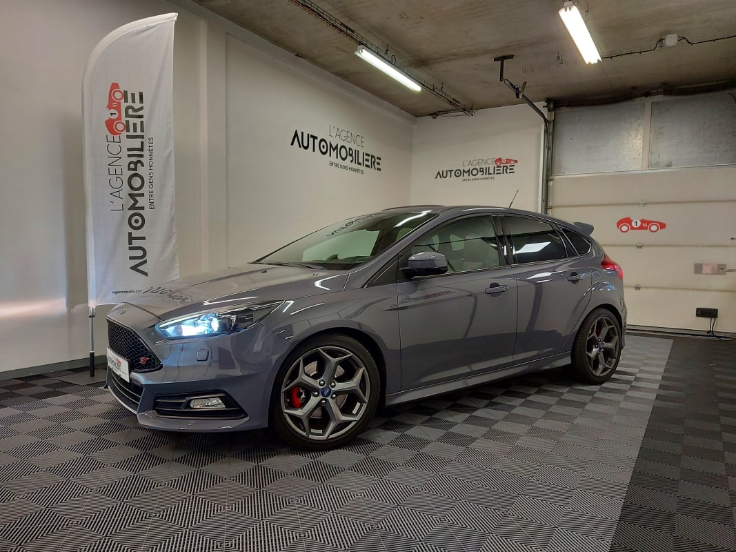 Ford Focus III (2) 2.0 TDCI 185 S&S ST 5P — 1