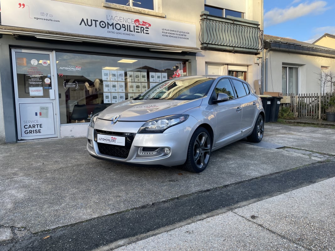 Renault Megane III 2.0 dCi 165 CH GT CHAINE DE DISTRIBUTION — 1