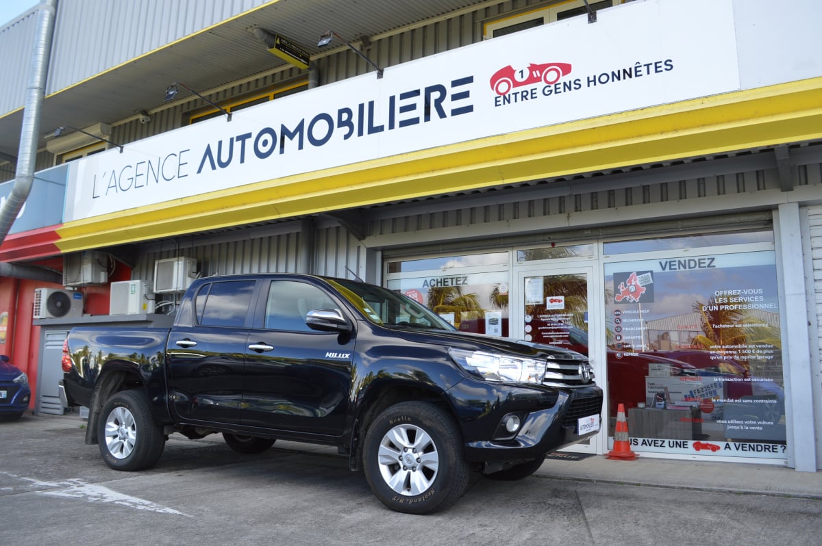Toyota Hilux 2.4 D-4D DOUBLE CABINE LOUNGE AUTO — 1