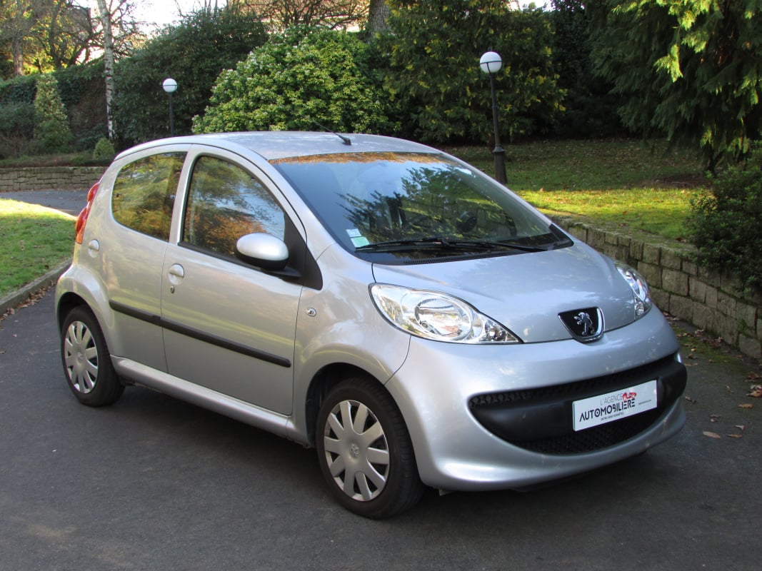 Peugeot 107 1.0 12V 68CH TRENDY — 1