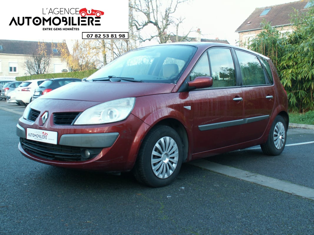 Renault Scenic 1.5 DCI 105 DYNAMIQUE — 1