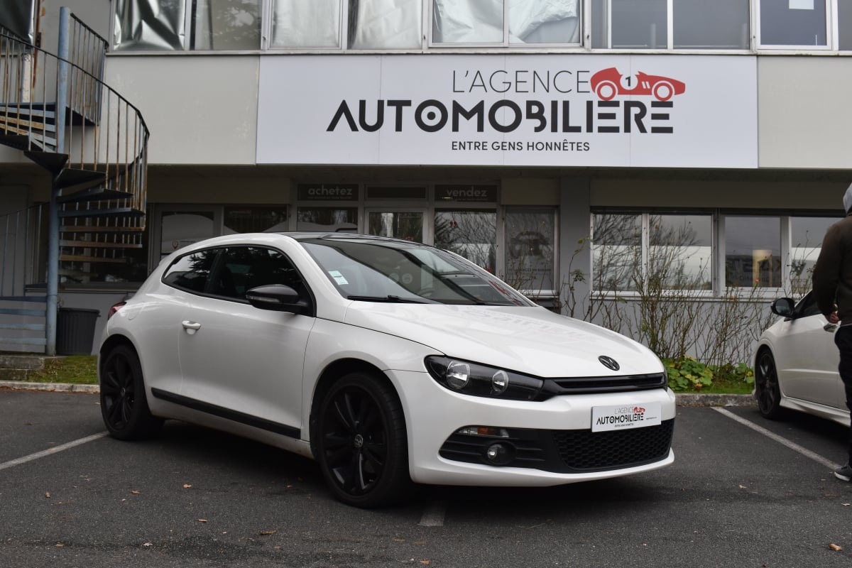 Volkswagen Scirocco 1.4 TSI 16V DSG (7 rapports) 160 cv Boîte auto Sport — 1
