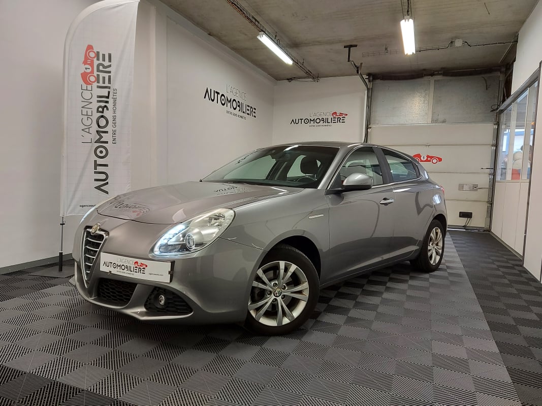 Alfa Romeo Giulietta III 1.4 TJET 120 S/S DISTINCTIVE + BIO ETHANOL — 1