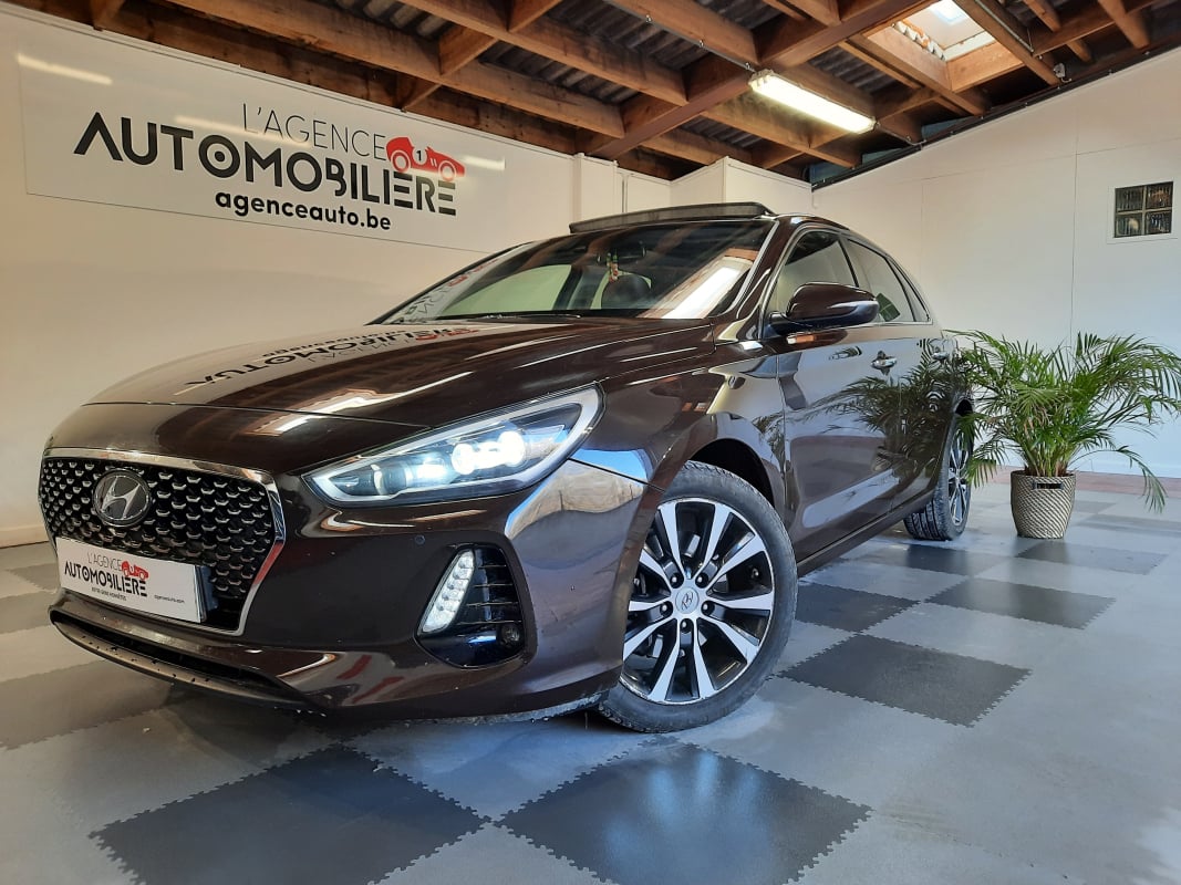 Hyundai i30 1.6 CRDi Luxury Launch Edition 136Ch Boite Manuelle 6V/Garantie 12 Mois — 1
