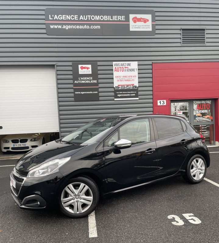 Peugeot 208 1.2 VTi 82 CV SIGNATURE — 1